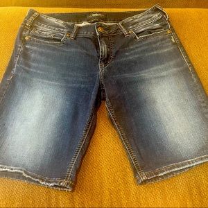 Women’s Silver Brand Denim Bermuda Shorts, Size W32/L11
